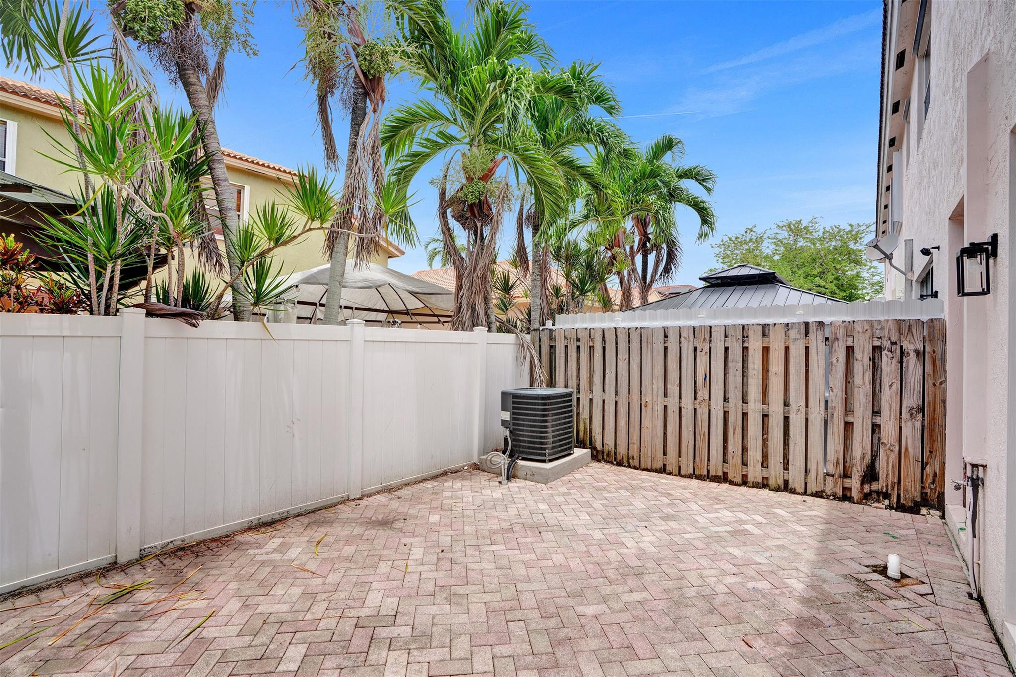 2242 NE 42nd Ave 2242