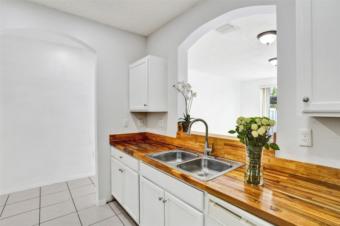 2242 NE 42nd Ave 2242