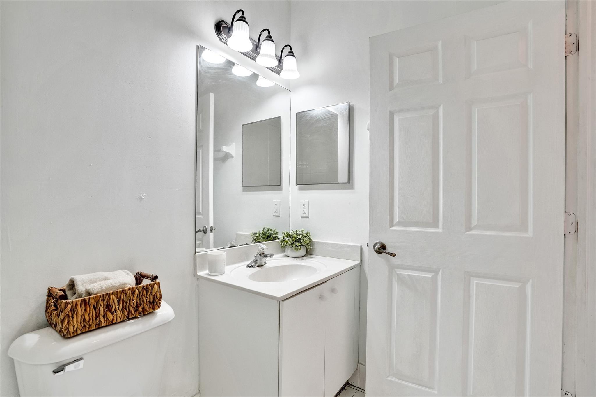 2242 NE 42nd Ave 2242