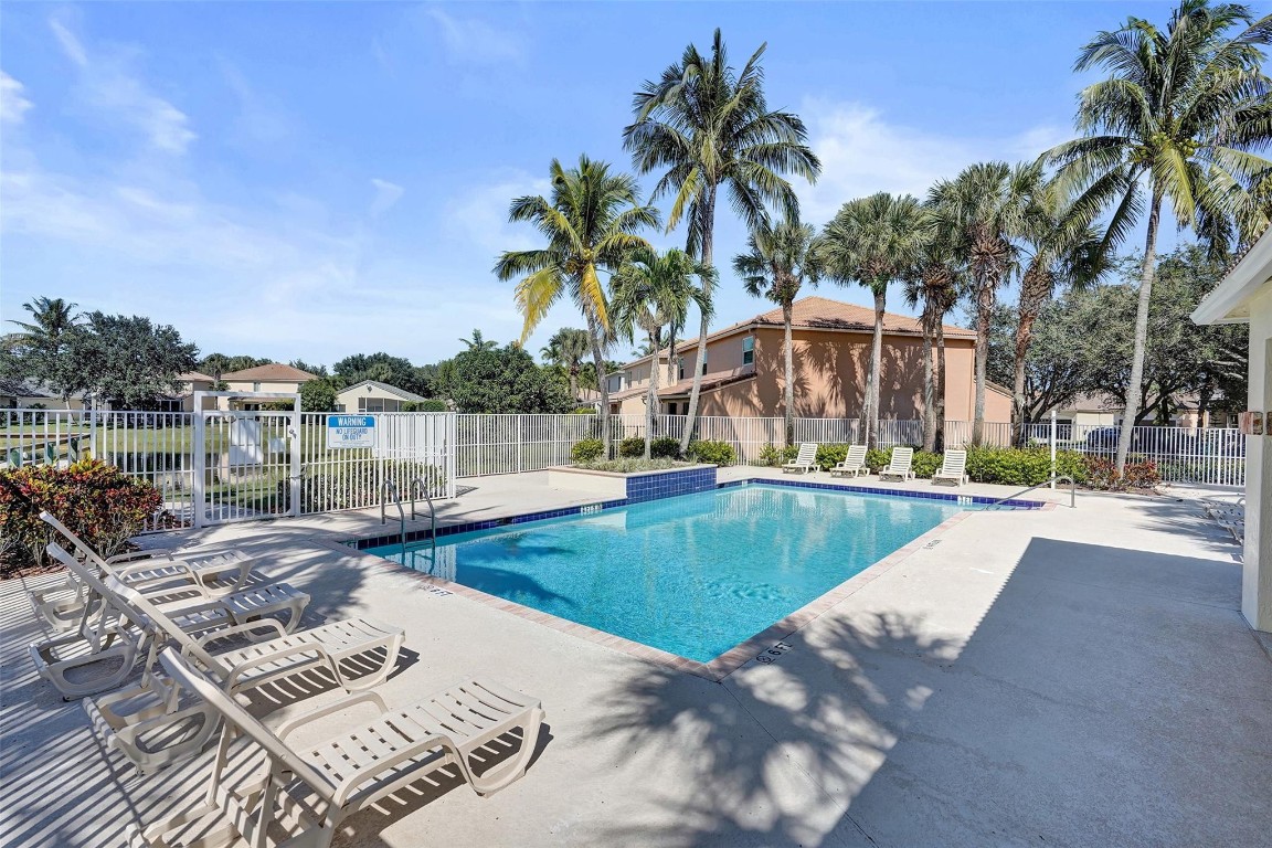 127 Seminole Lakes Dr