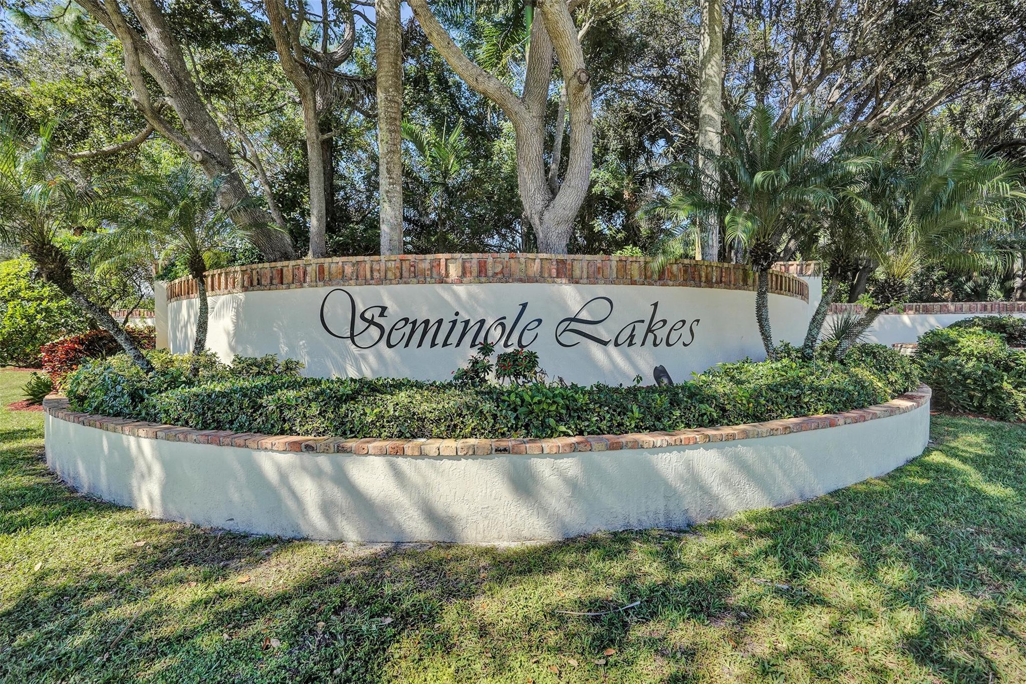 127 Seminole Lakes Dr