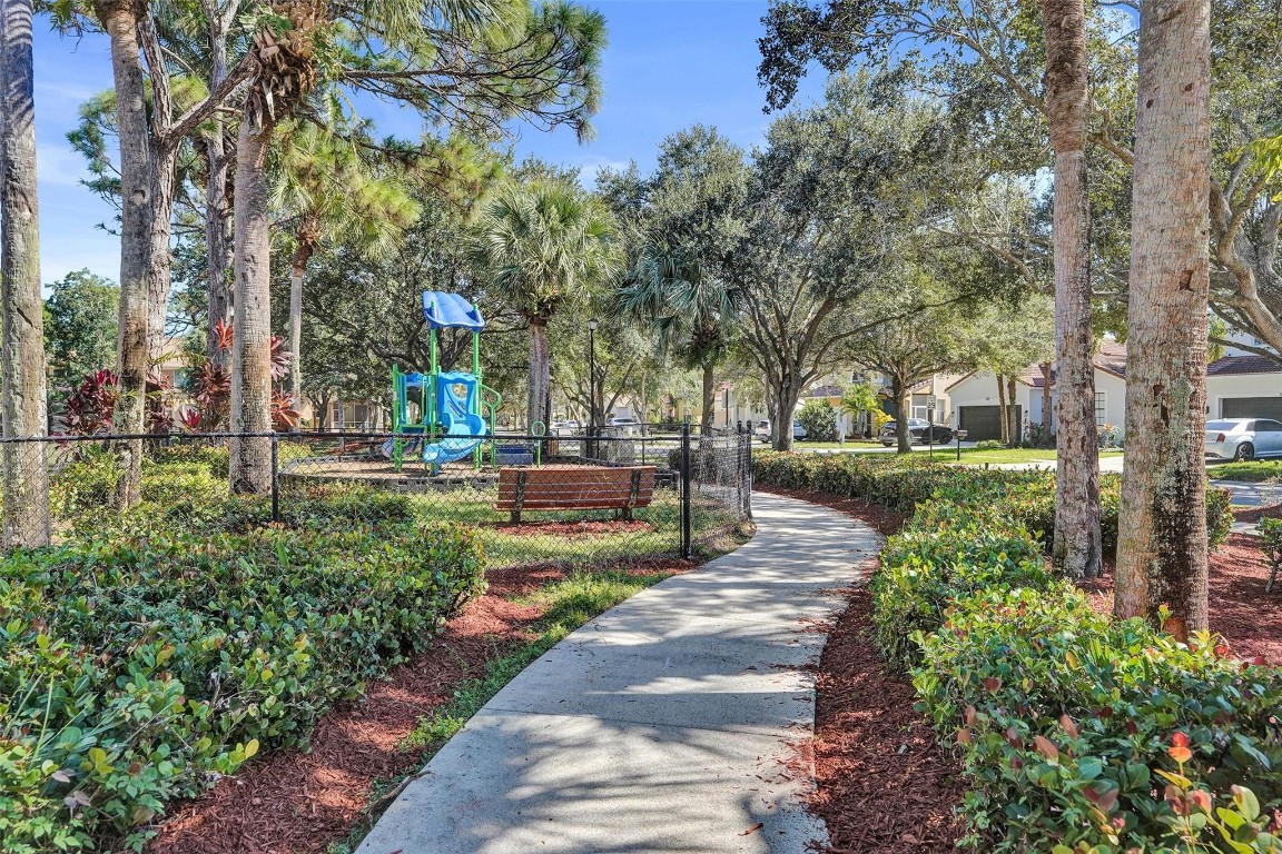 127 Seminole Lakes Dr