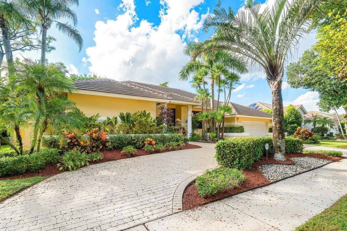 959 Parkside Circle N