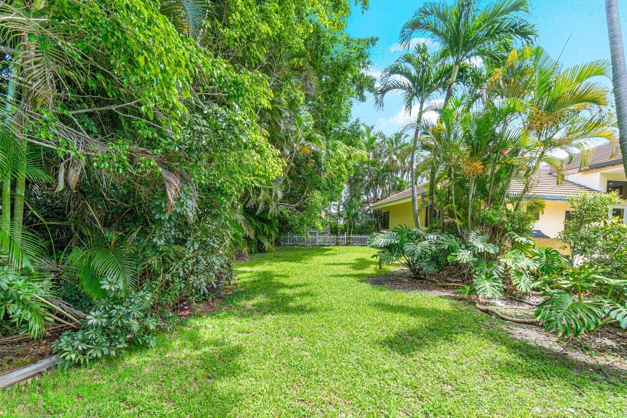 959 Parkside Circle N