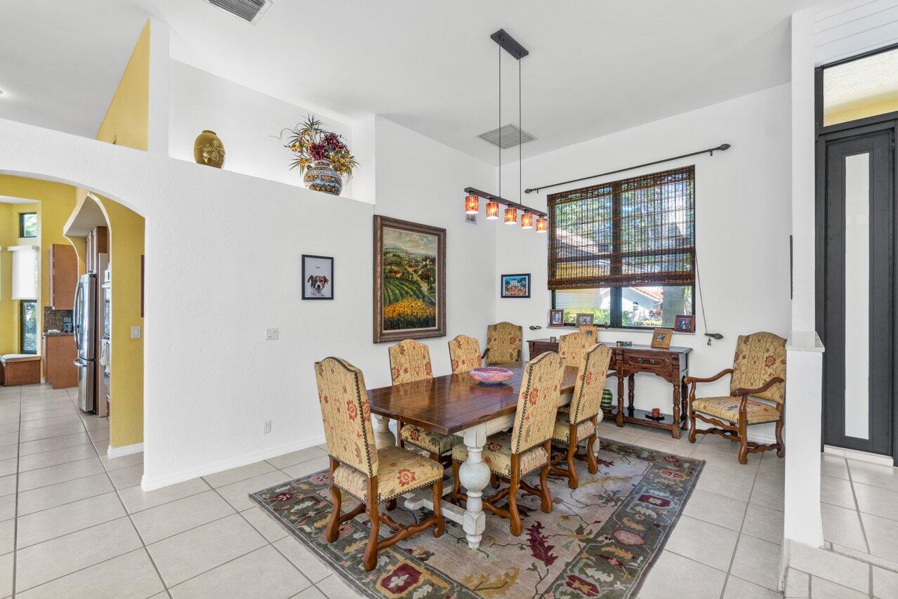 959 Parkside Circle N