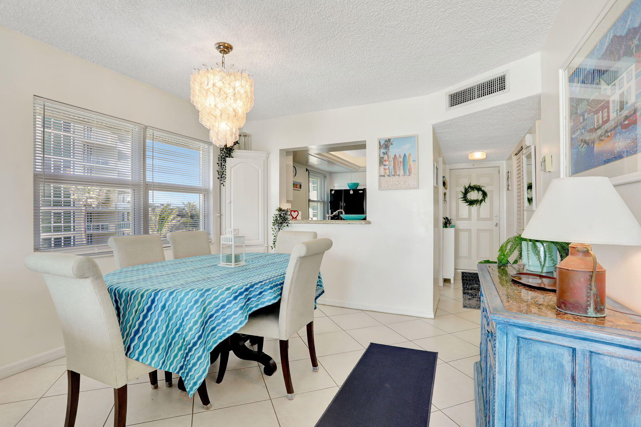 1069 Hillsboro Mile 401