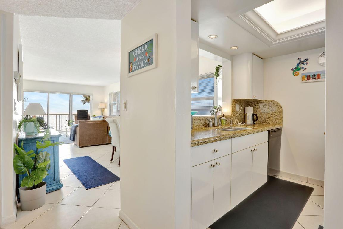 1069 Hillsboro Mile 401