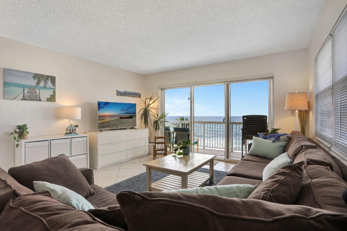 1069 Hillsboro Mile 401