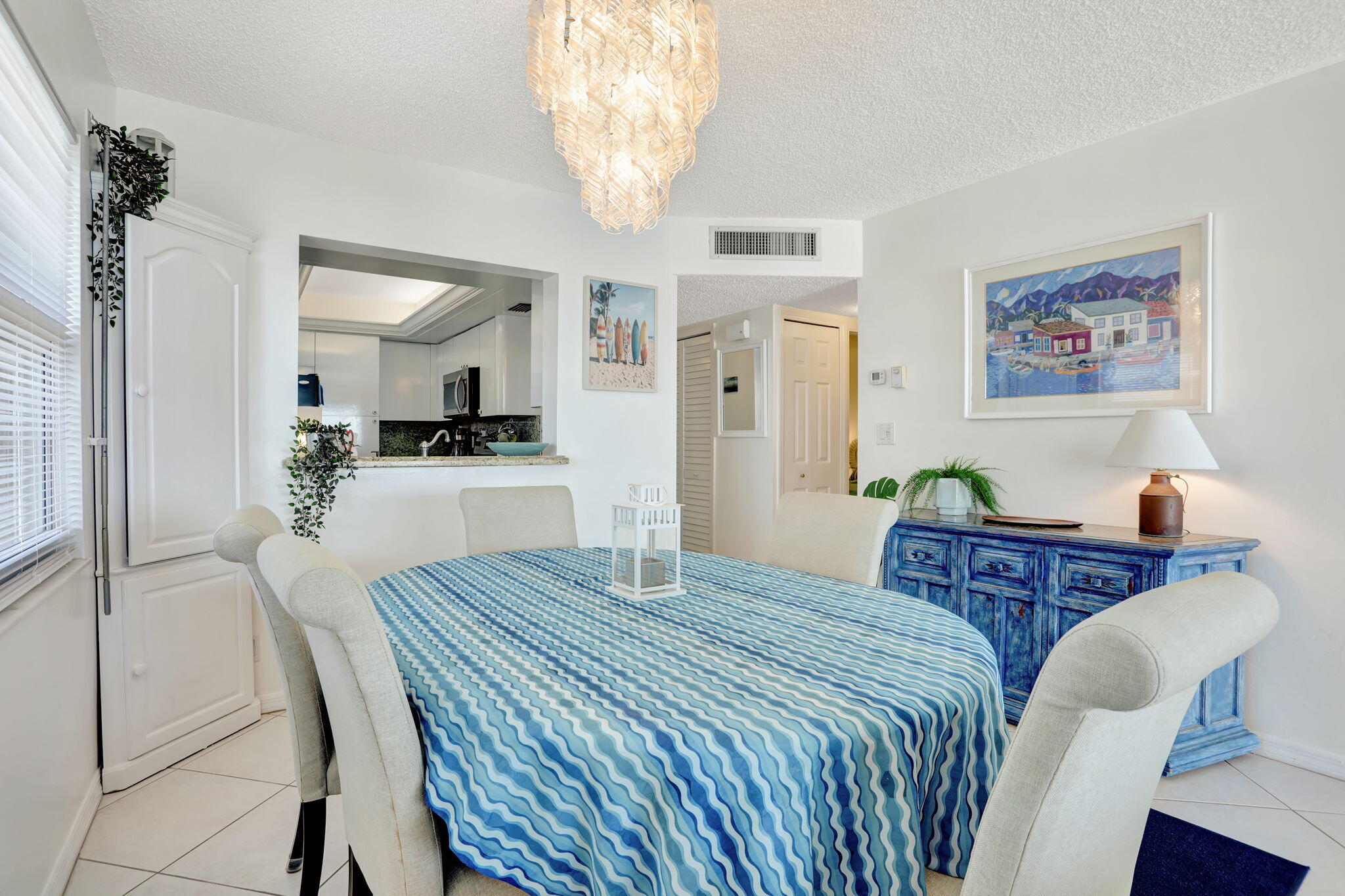 1069 Hillsboro Mile 401