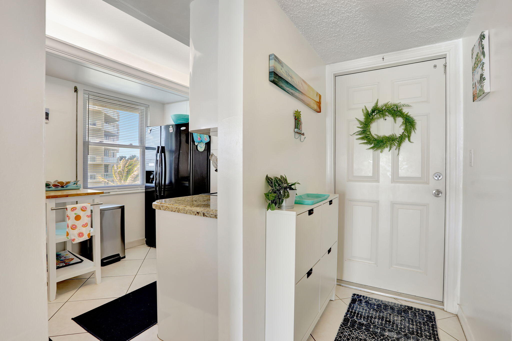 1069 Hillsboro Mile 401