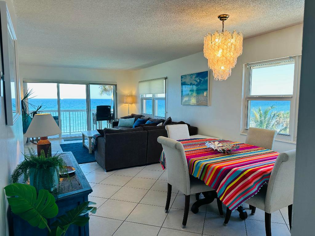 1069 Hillsboro Mile 401