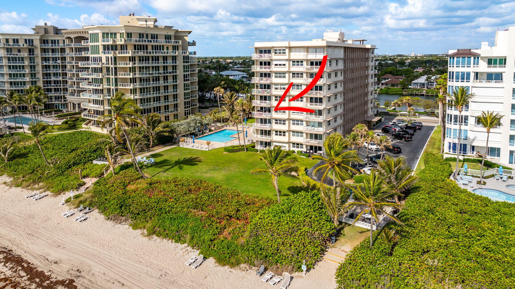 1069 Hillsboro Mile 401