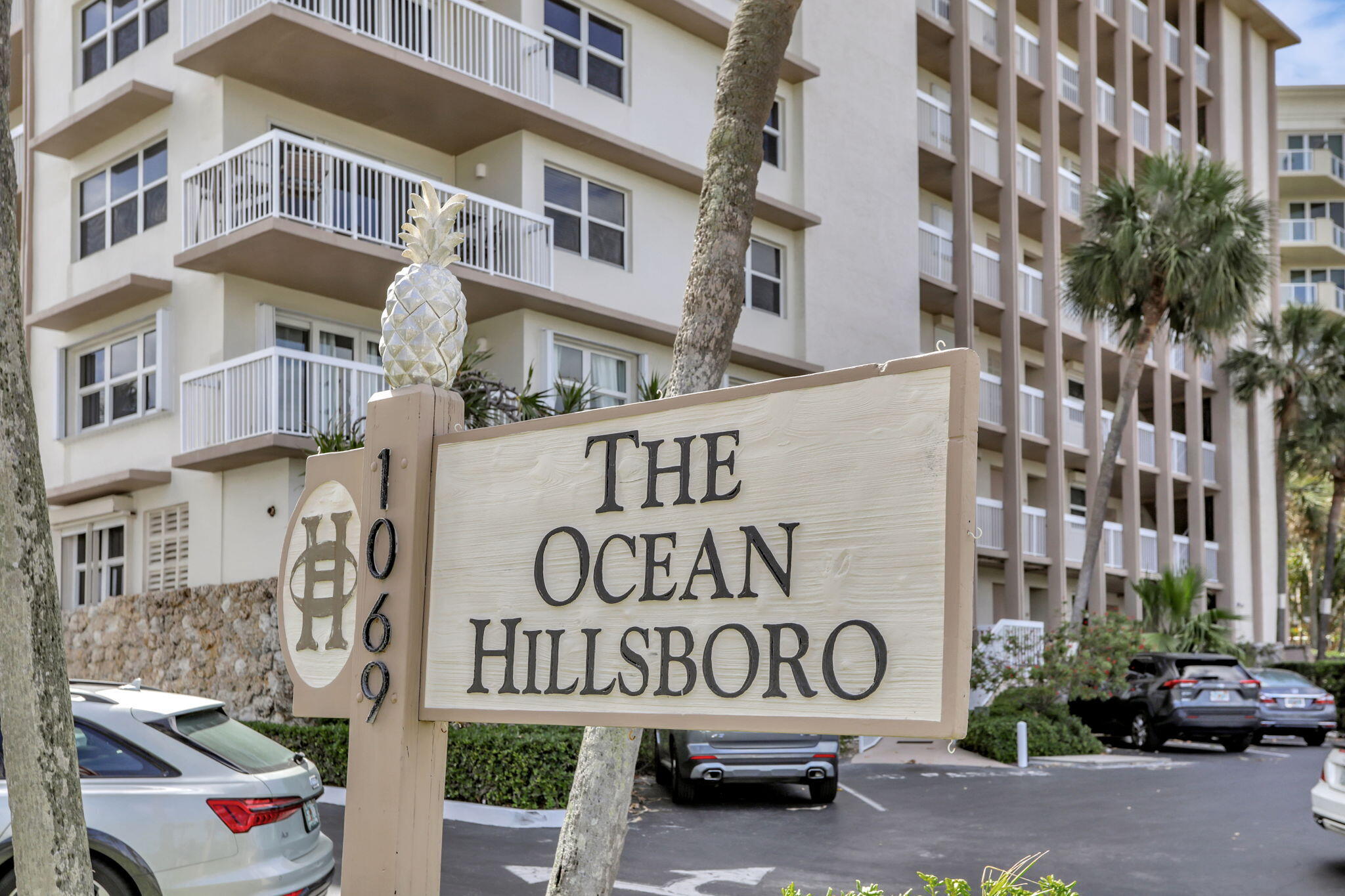 1069 Hillsboro Mile 401