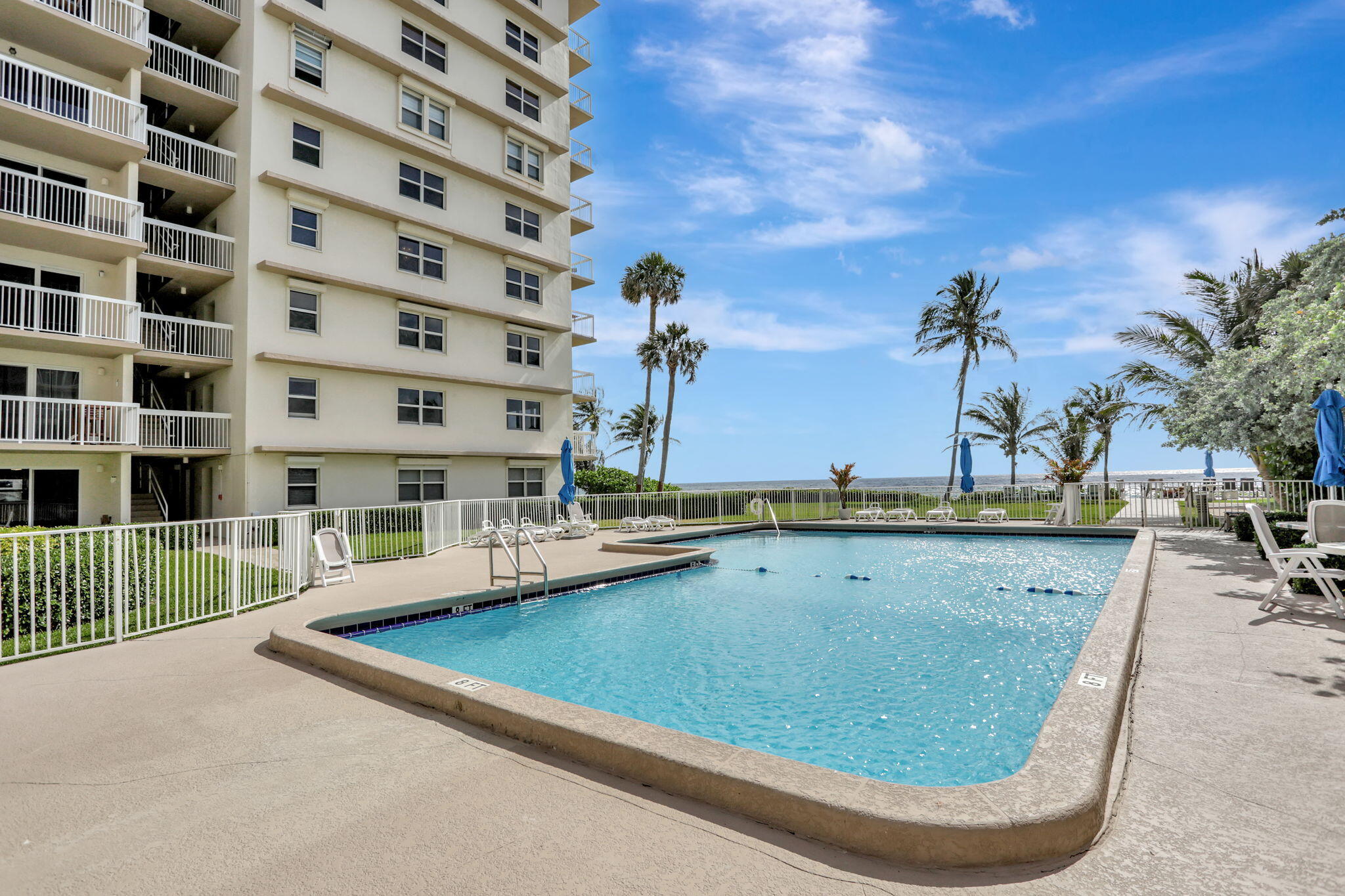 1069 Hillsboro Mile 401