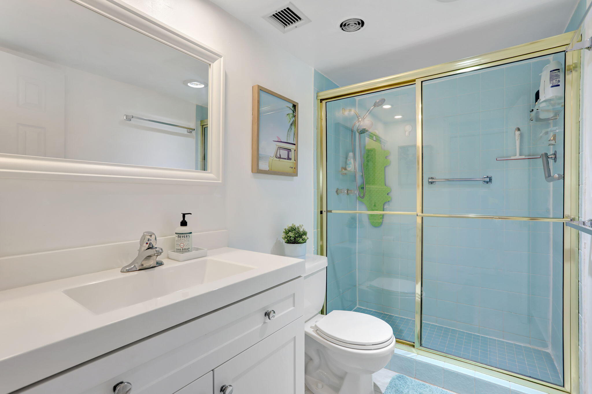 1069 Hillsboro Mile 401