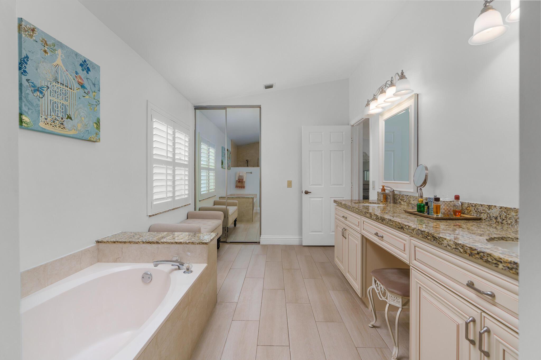 11199 Island Lakes Lane