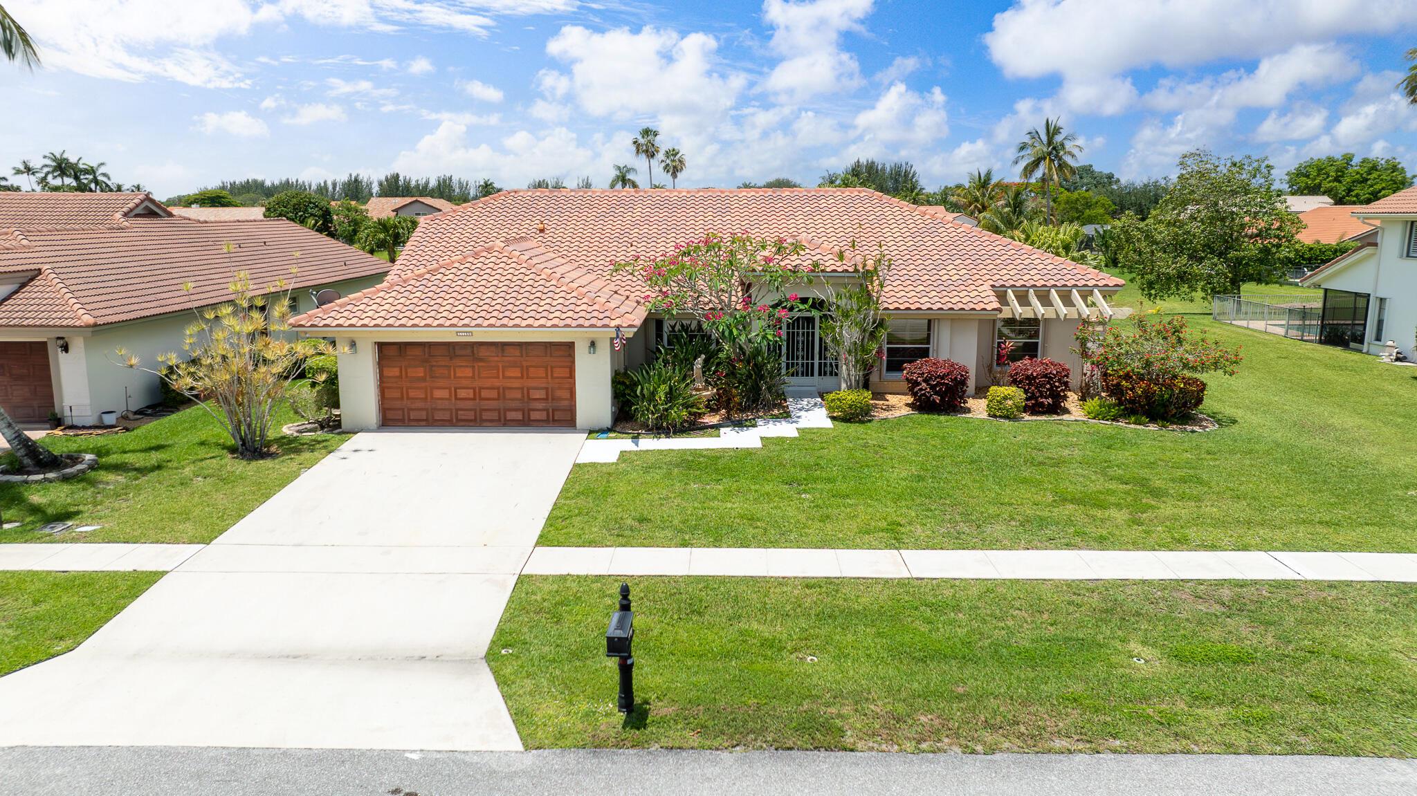 11199 Island Lakes Lane