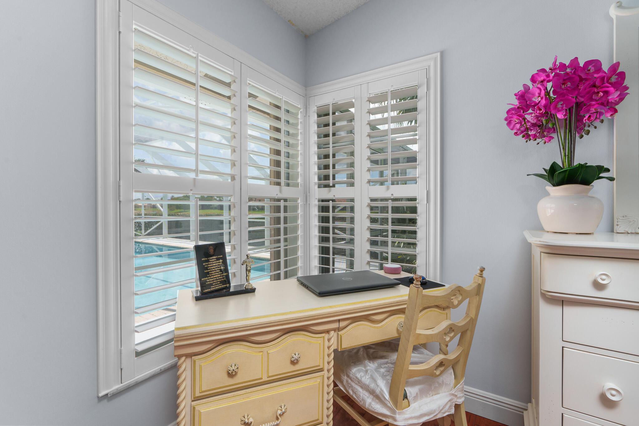 11199 Island Lakes Lane