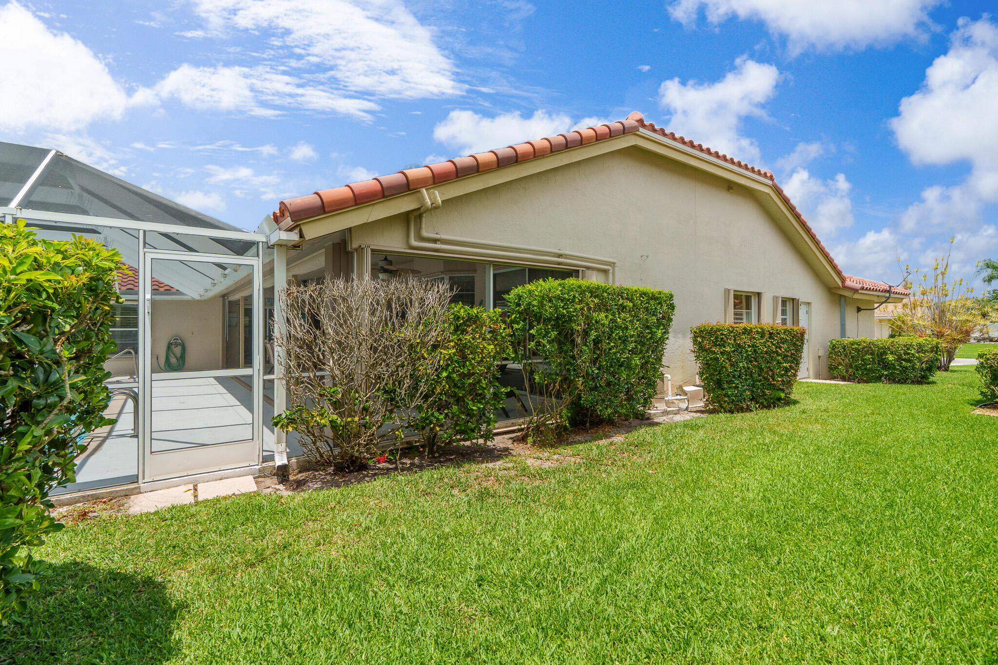 11199 Island Lakes Lane