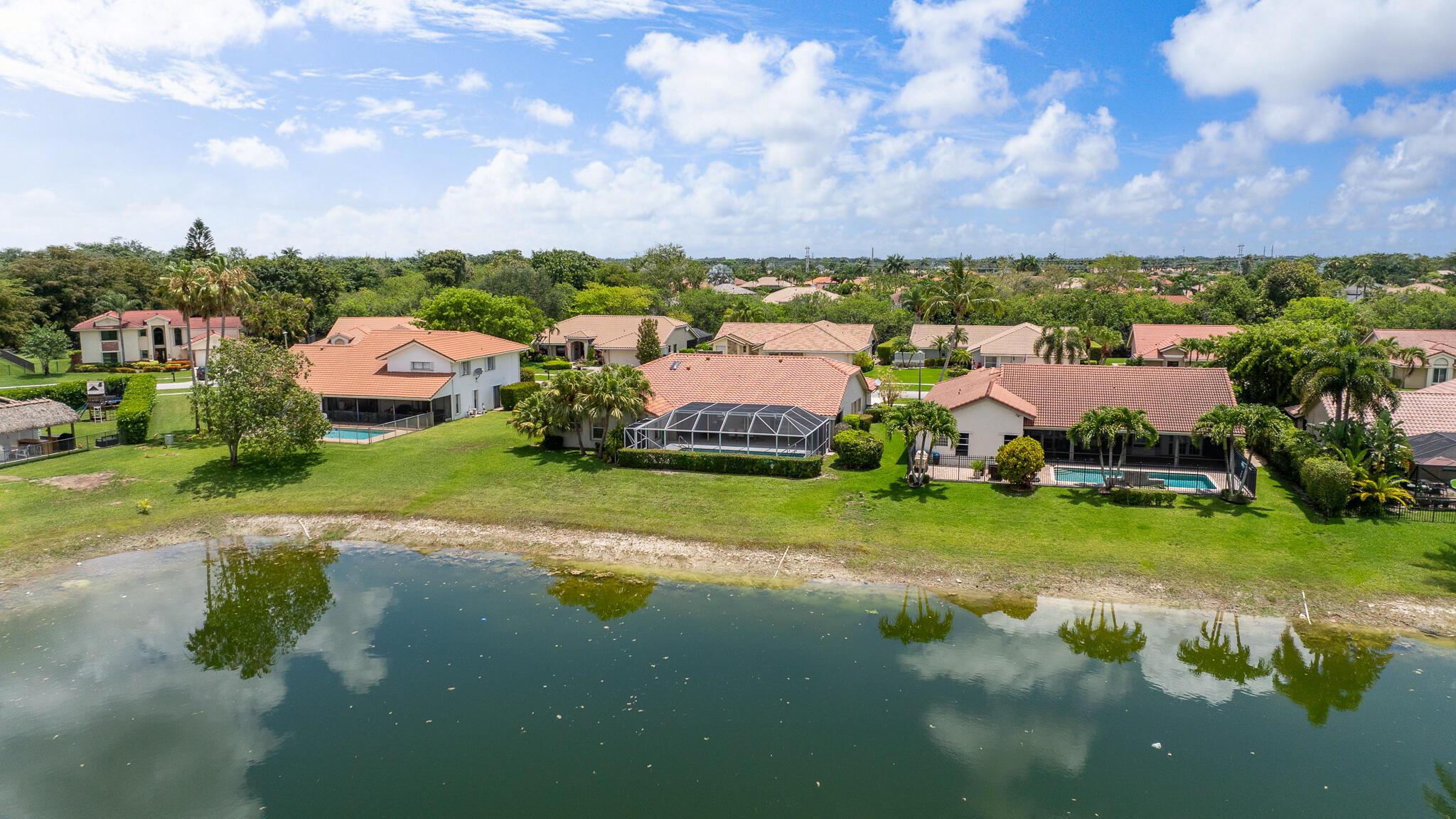 11199 Island Lakes Lane