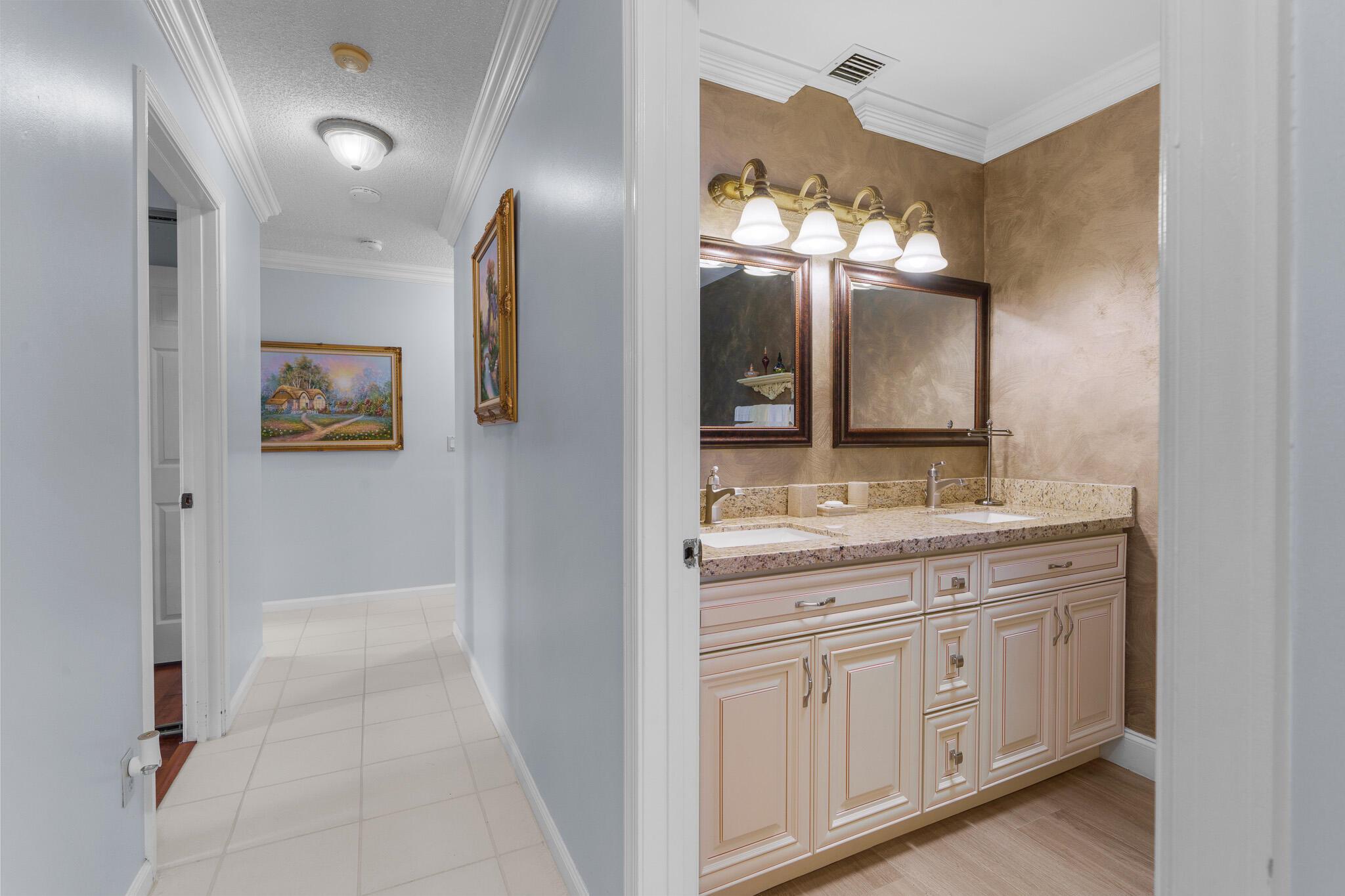 11199 Island Lakes Lane