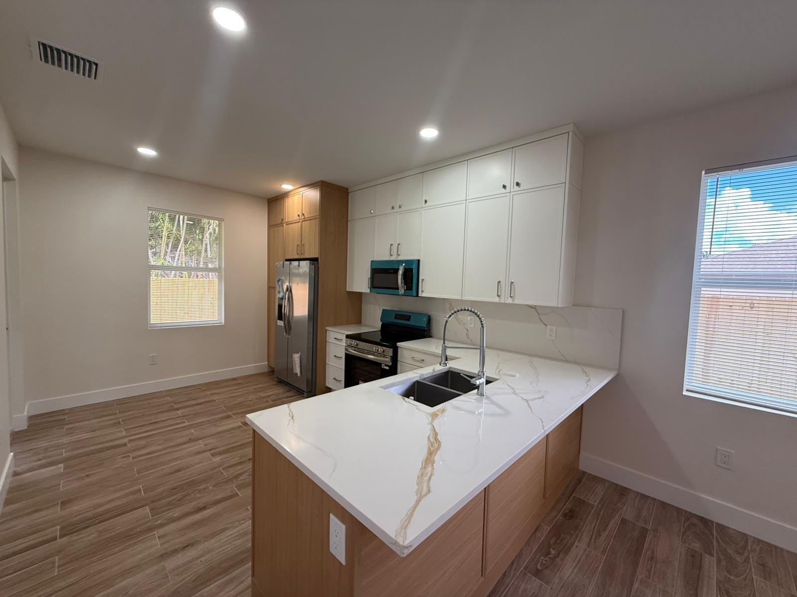 7723 S Haverhill Road