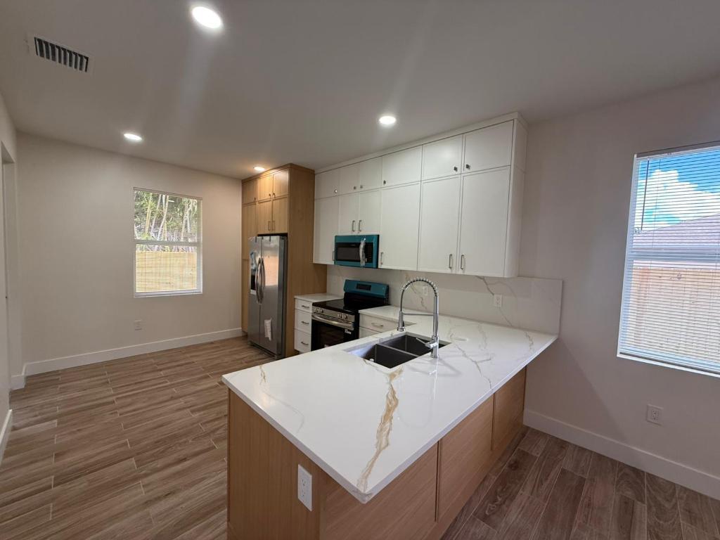 7723 S Haverhill Road