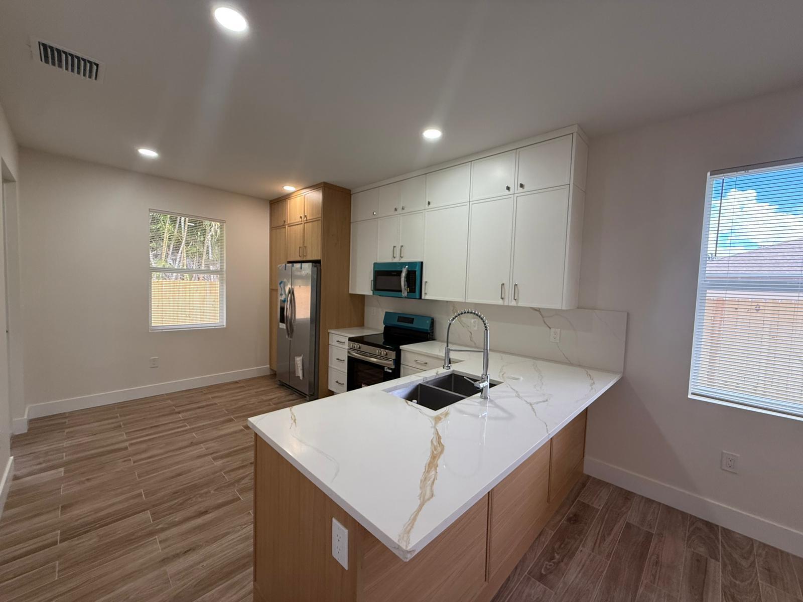 7723 S Haverhill Road