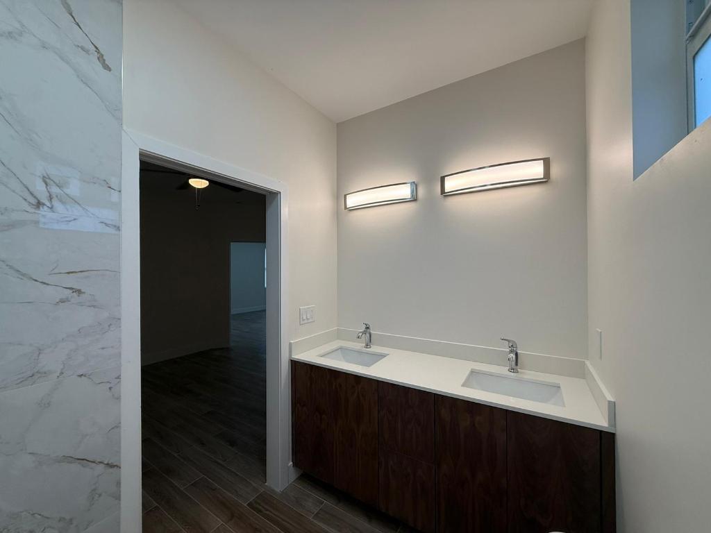 7723 S Haverhill Road