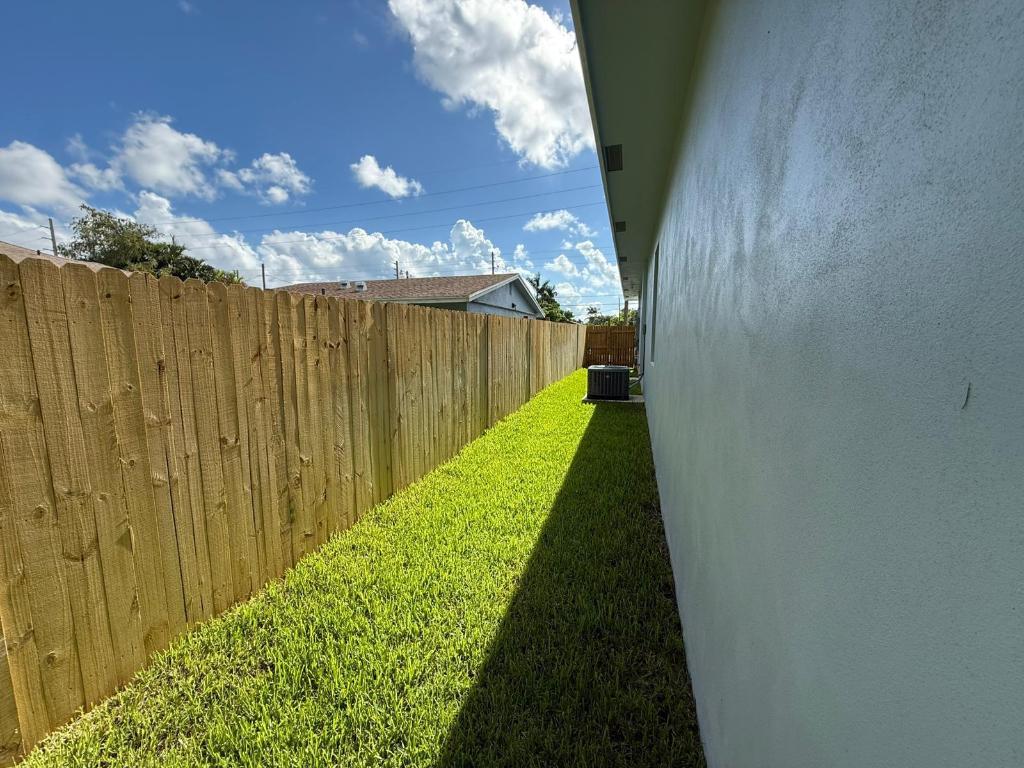 7723 S Haverhill Road