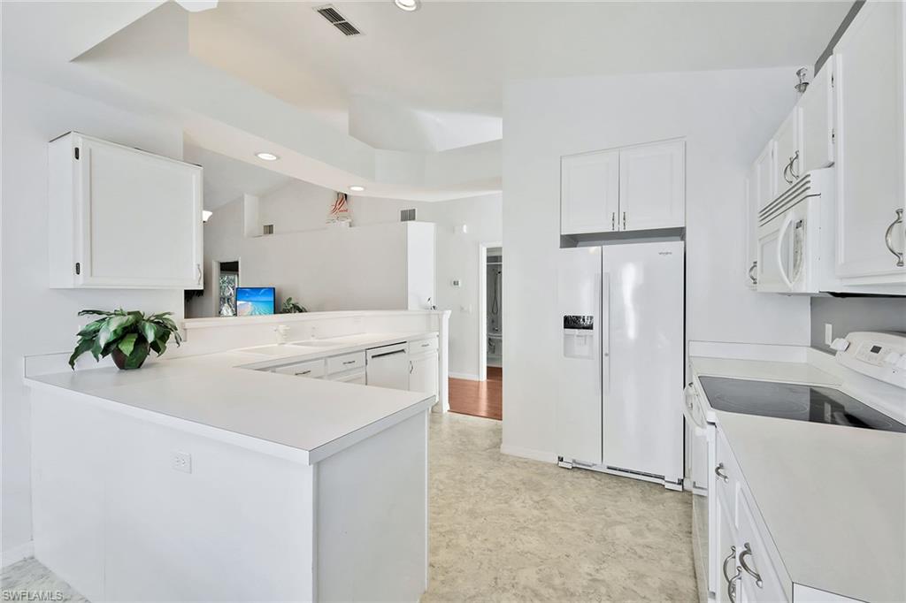 743 Wiggins Lake DR # 201