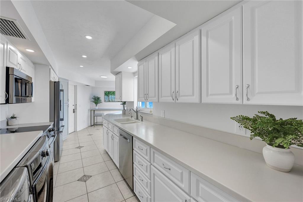 9051 Gulf Shore DR # 1001