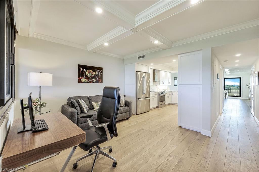 6300 Pelican Bay BLVD # 405 Unit: A-405