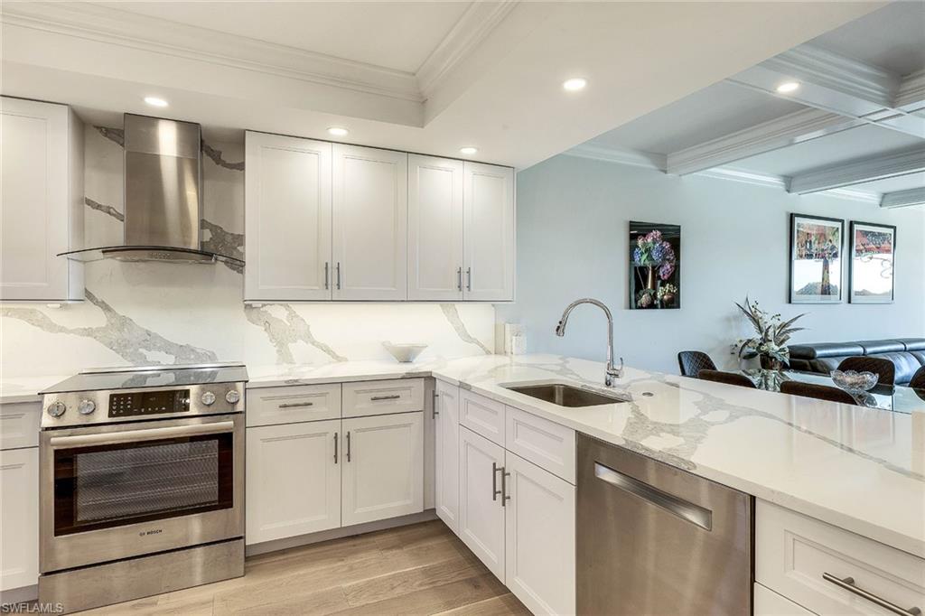 6300 Pelican Bay BLVD # 405 Unit: A-405