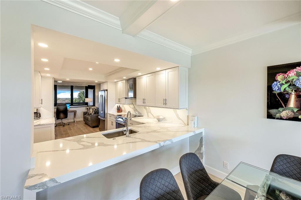 6300 Pelican Bay BLVD # 405 Unit: A-405