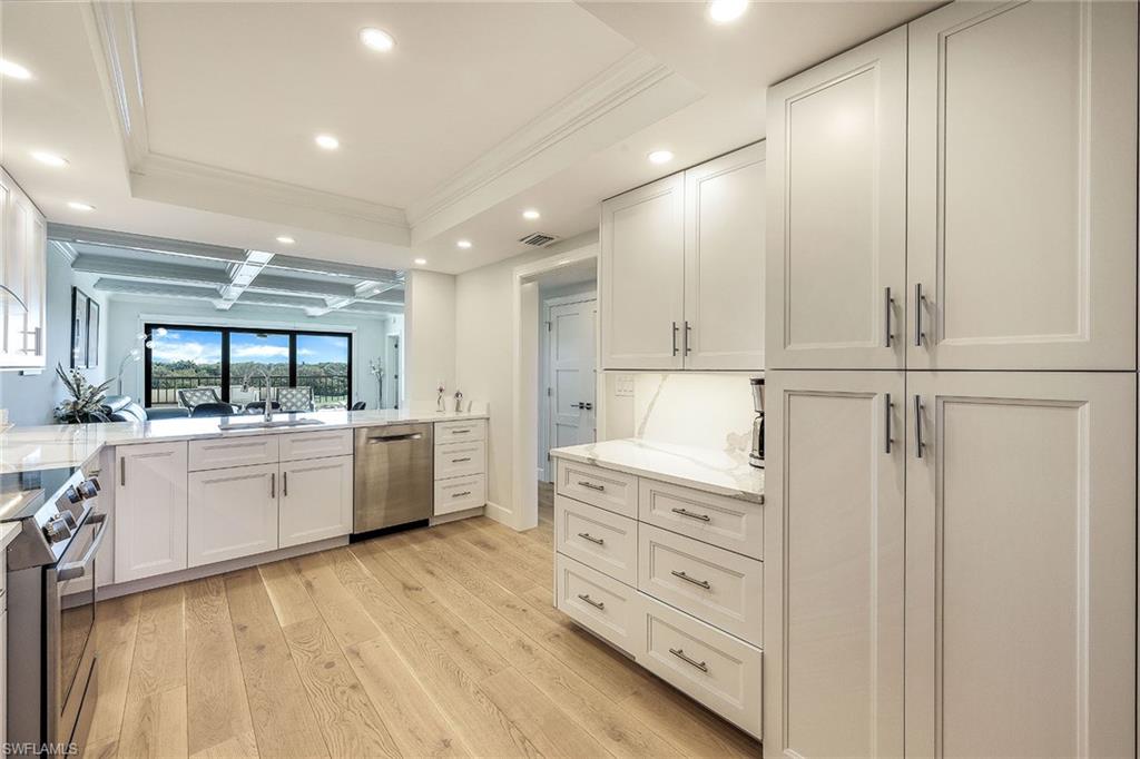 6300 Pelican Bay BLVD # 405 Unit: A-405