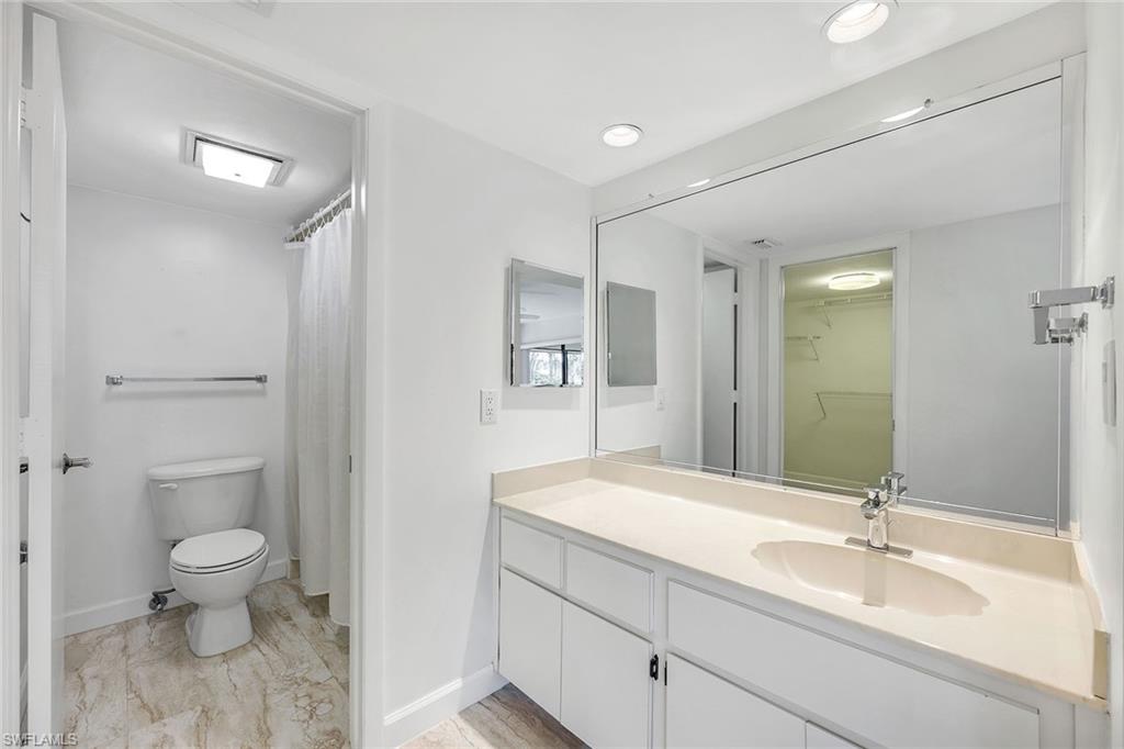 528 Retreat DR # 203