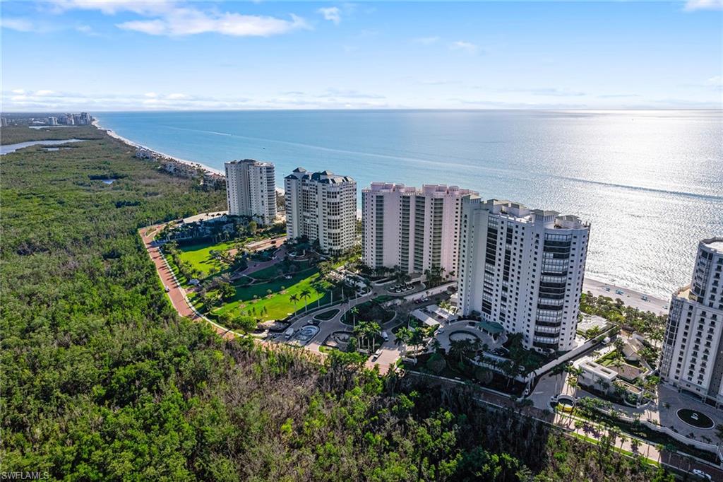 8473 Bay Colony DR # 403
