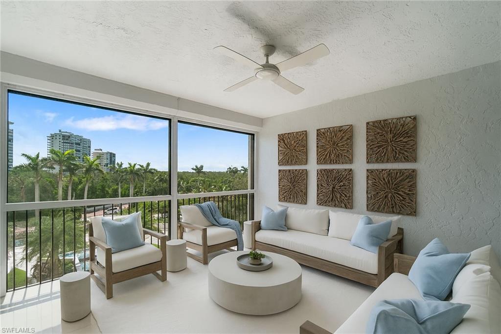 8473 Bay Colony DR # 403