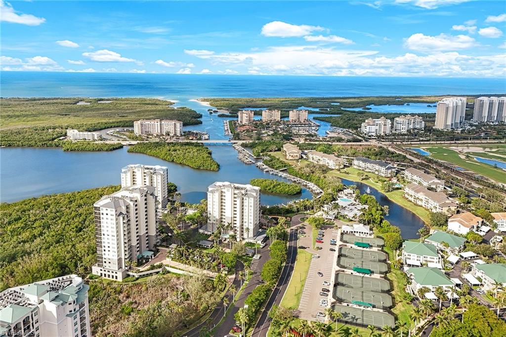 752 Wiggins Lake DR # 202