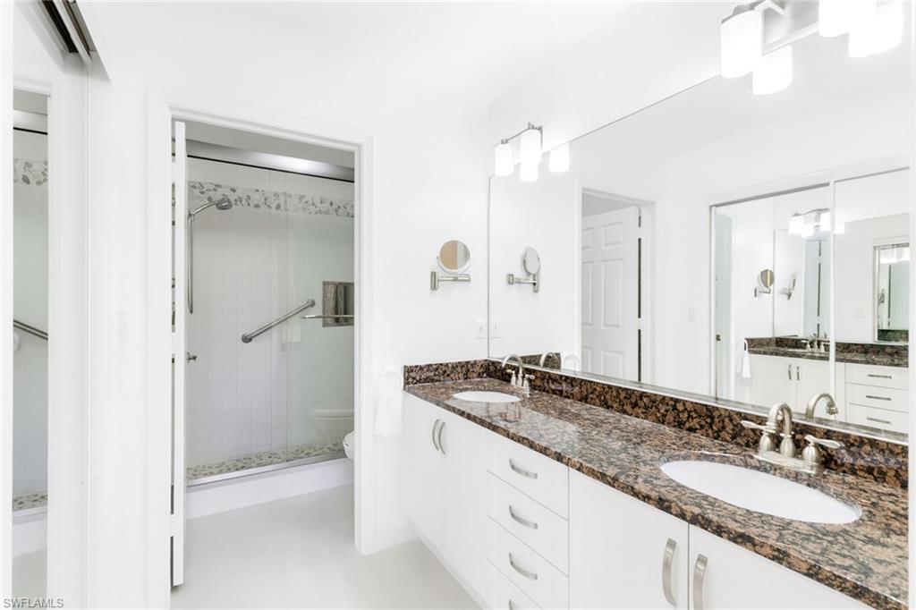 752 Wiggins Lake DR # 202