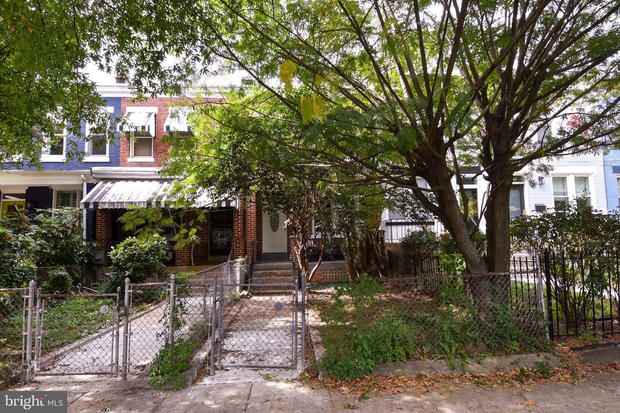 737 Kentucky Ave SE