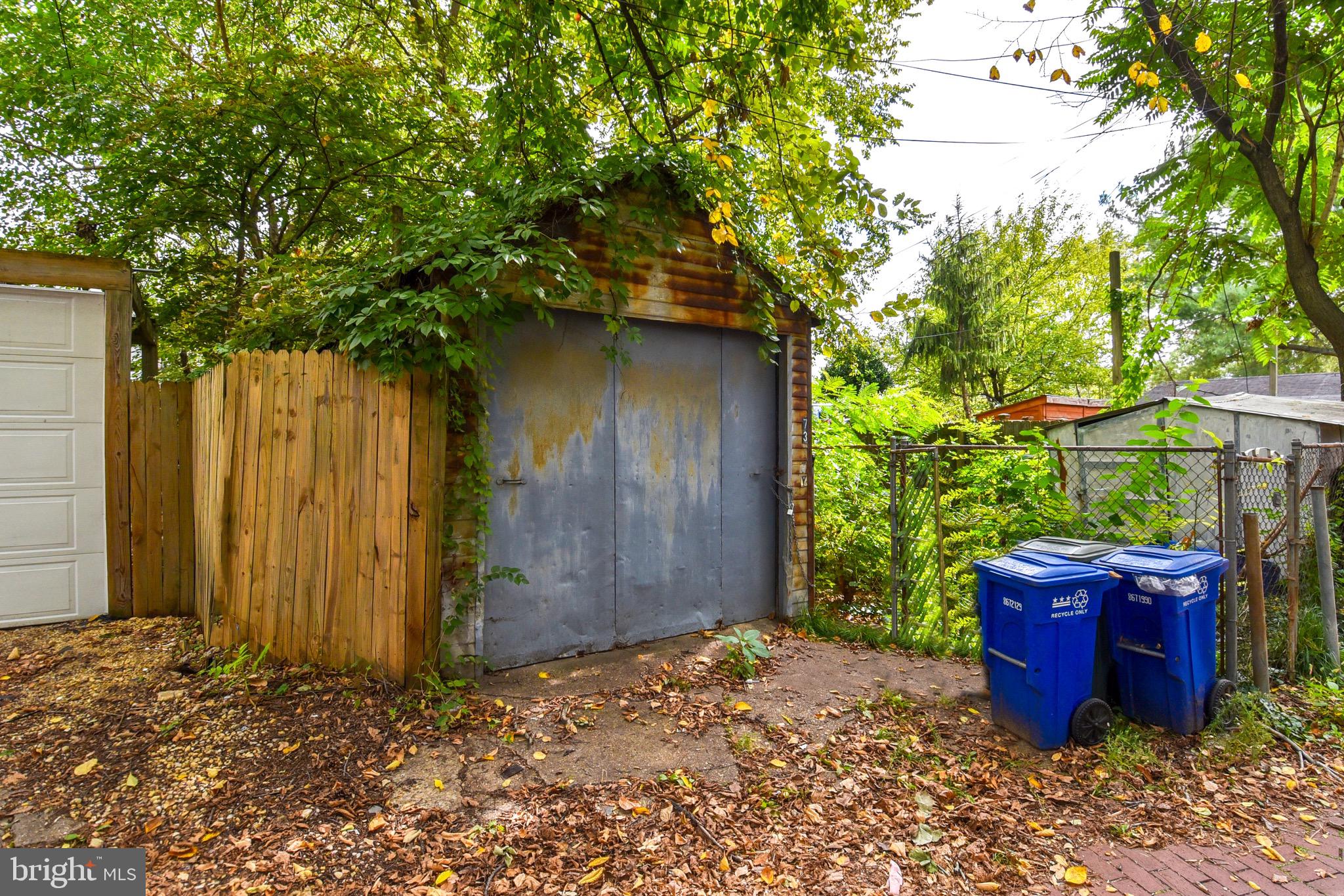 737 Kentucky Ave SE