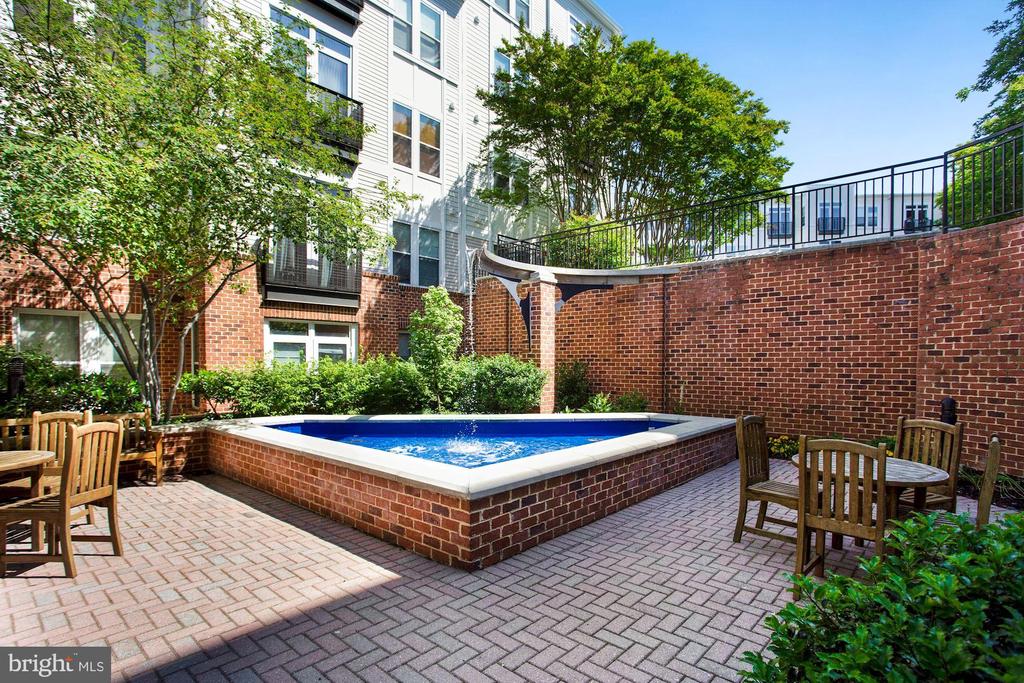 1391 PENNSYLVANIA AVE SE #325