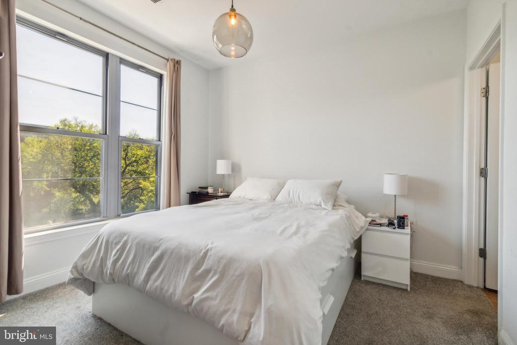1391 PENNSYLVANIA AVE SE #325