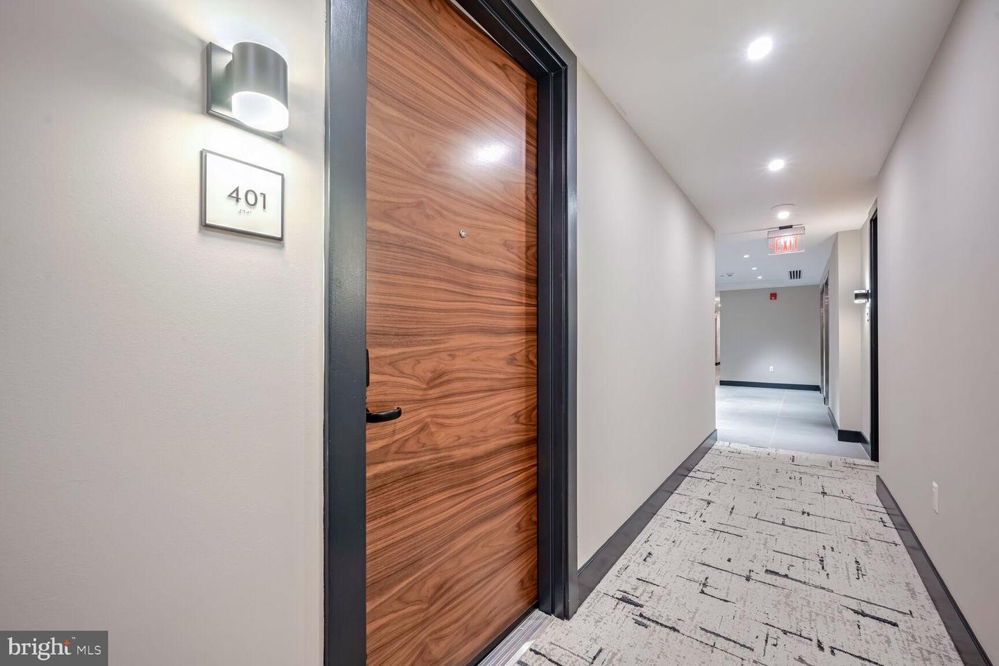 37 L St SE #401