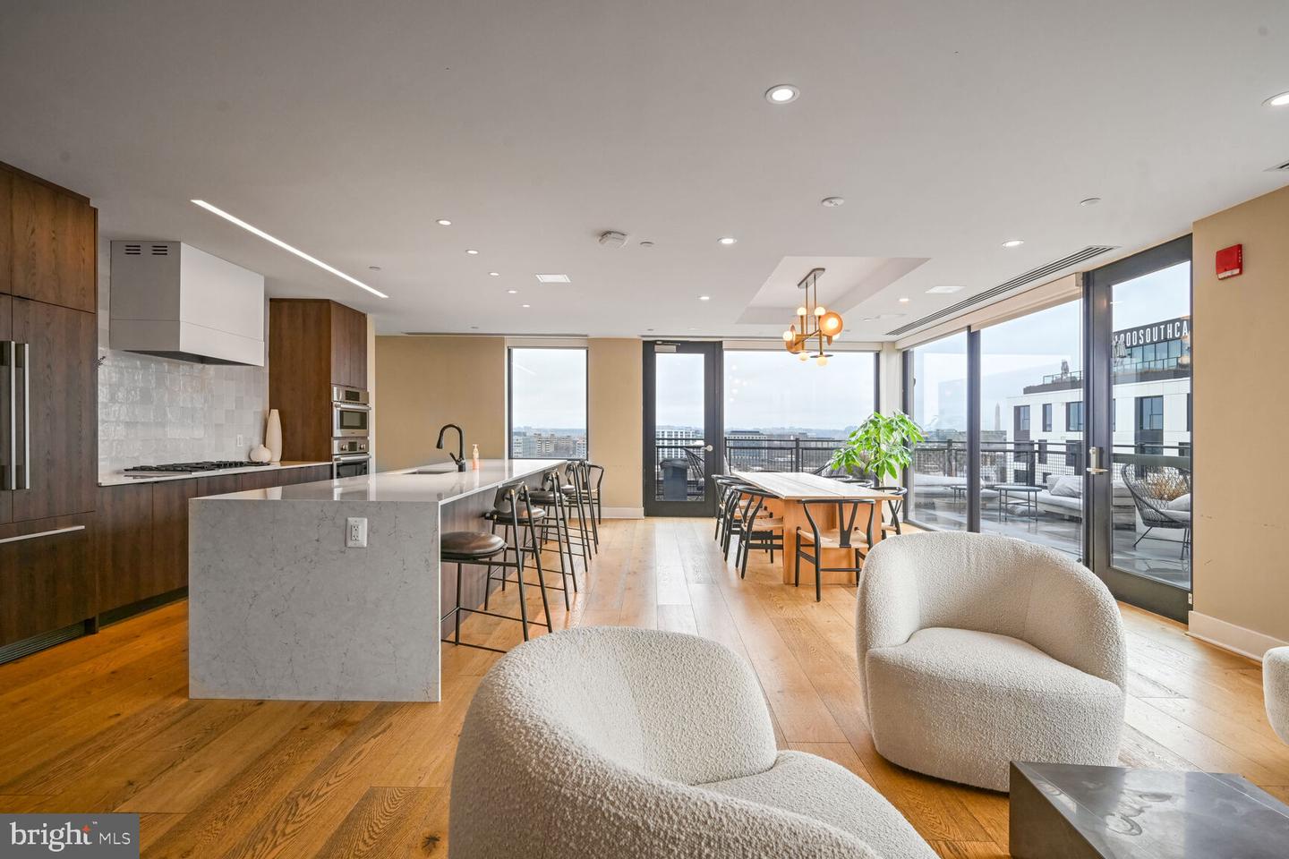 37 L St SE #401