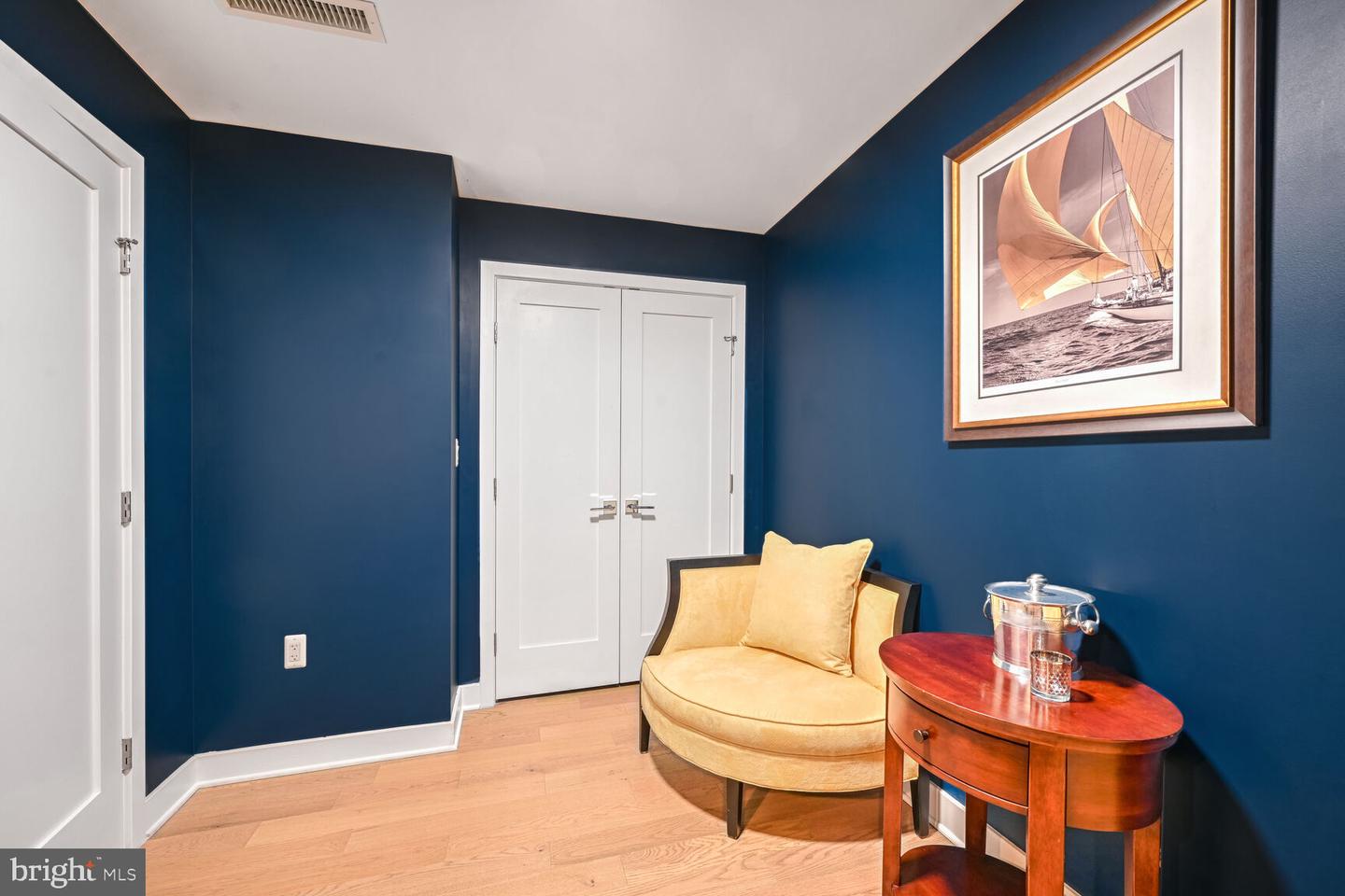 37 L St SE #401