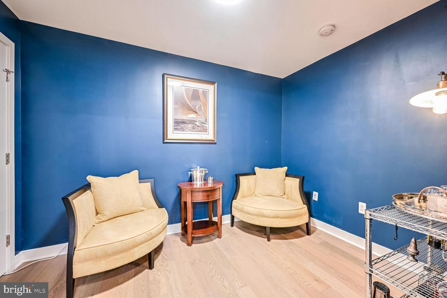 37 L St SE #401
