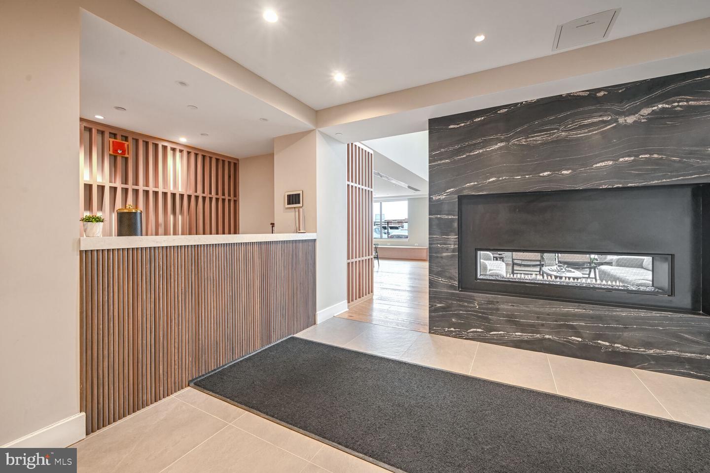 37 L St SE #401
